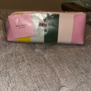🎄🎁NWT, Kate  Spade pastel stripe pencil case/ stationery set .